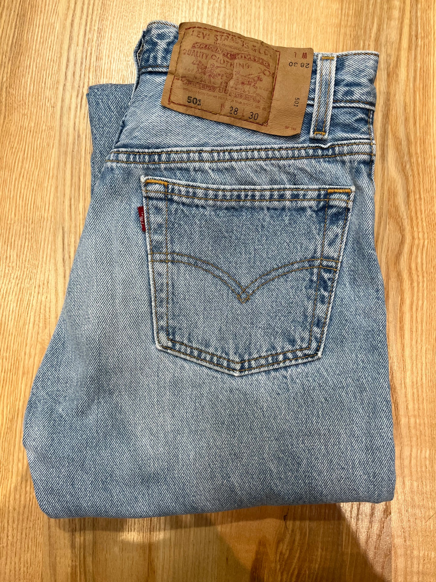 Jeans Levi's 501 W28 L30 numéro A1