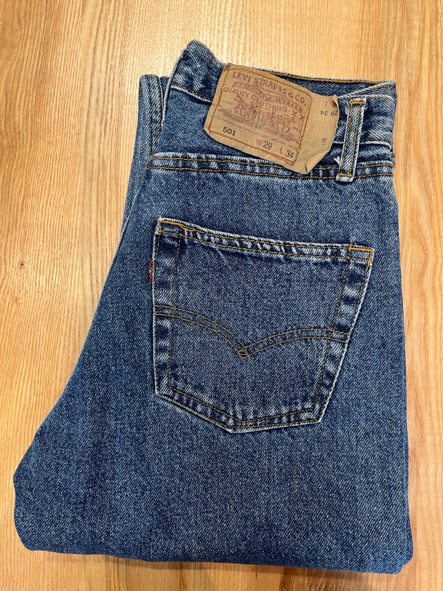 Jeans Levi's 501 W29 L34 numéro SS