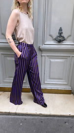 Pantalon rayé violet et noir