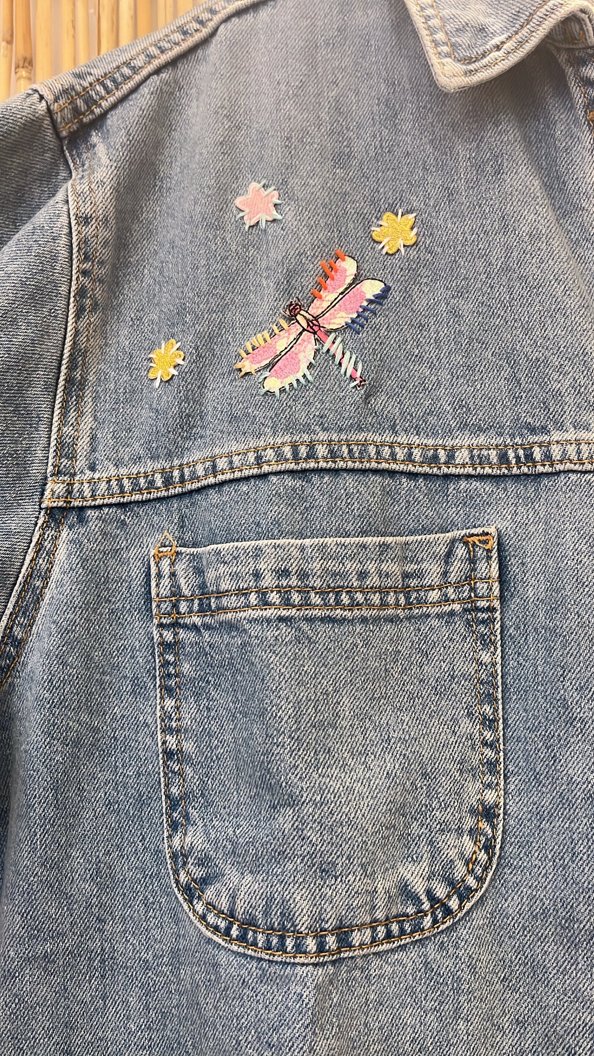 Veste en jean upcyclée