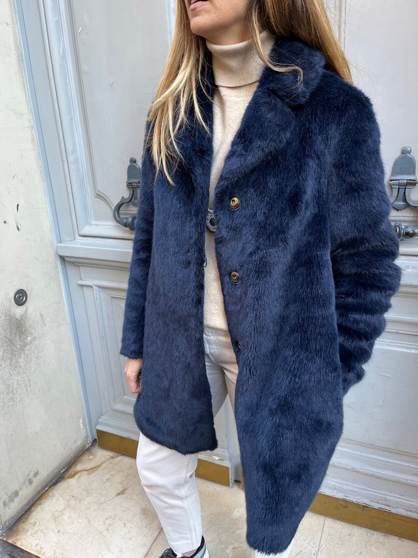 Manteau fausse fourrure bleu marine