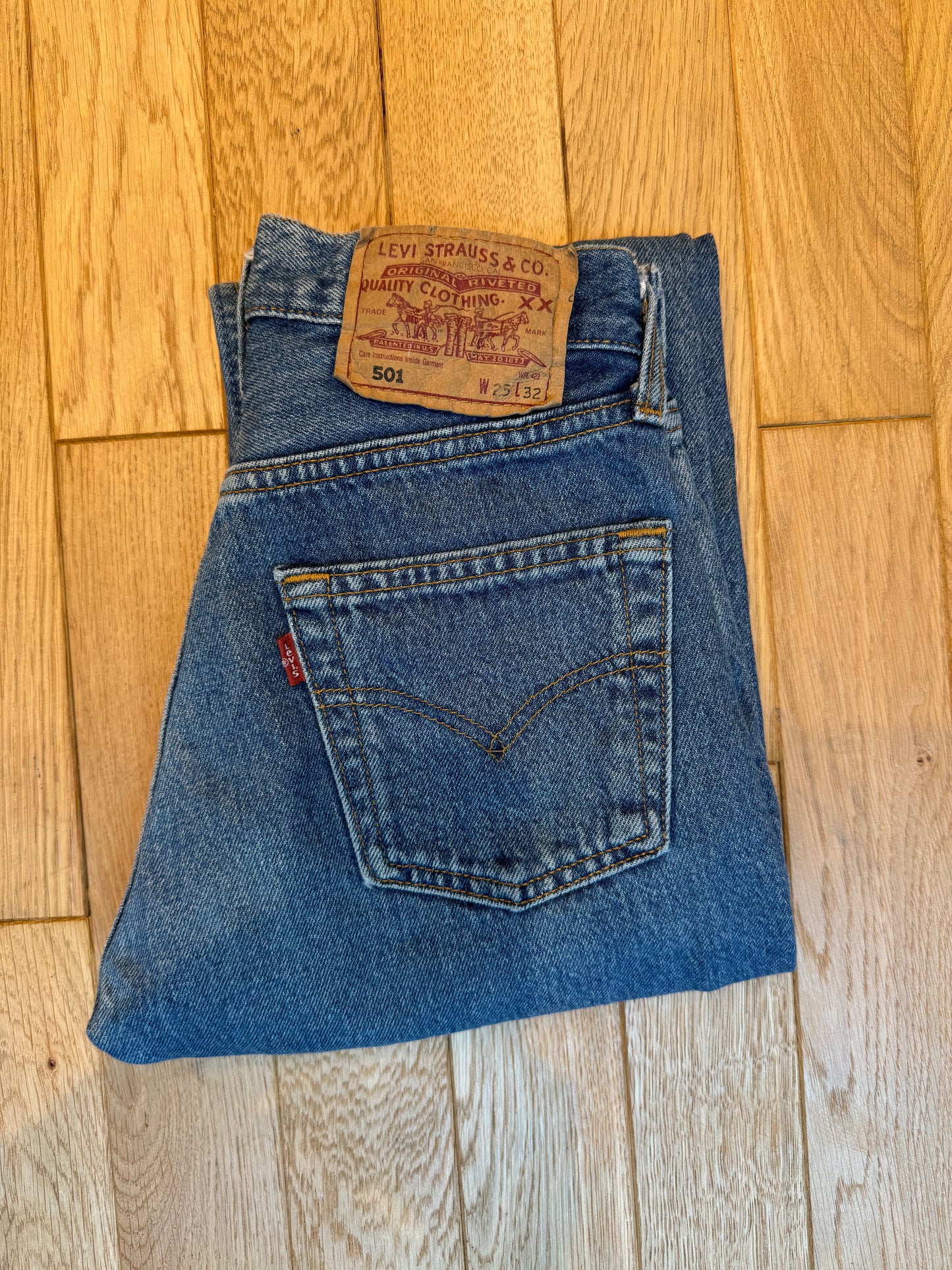 Jeans Levi's 501 W25 L32 - numéro P2