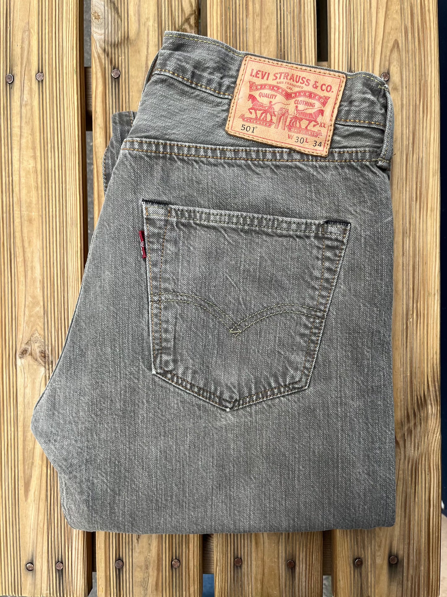 Jeans Levi's 501 W30 L34 numéro NN