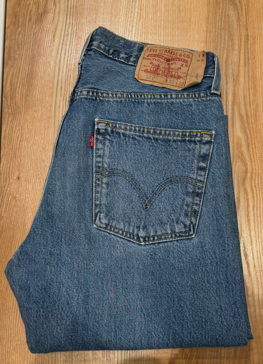 Jeans Levi's 501 W32 L32 - numéro D3