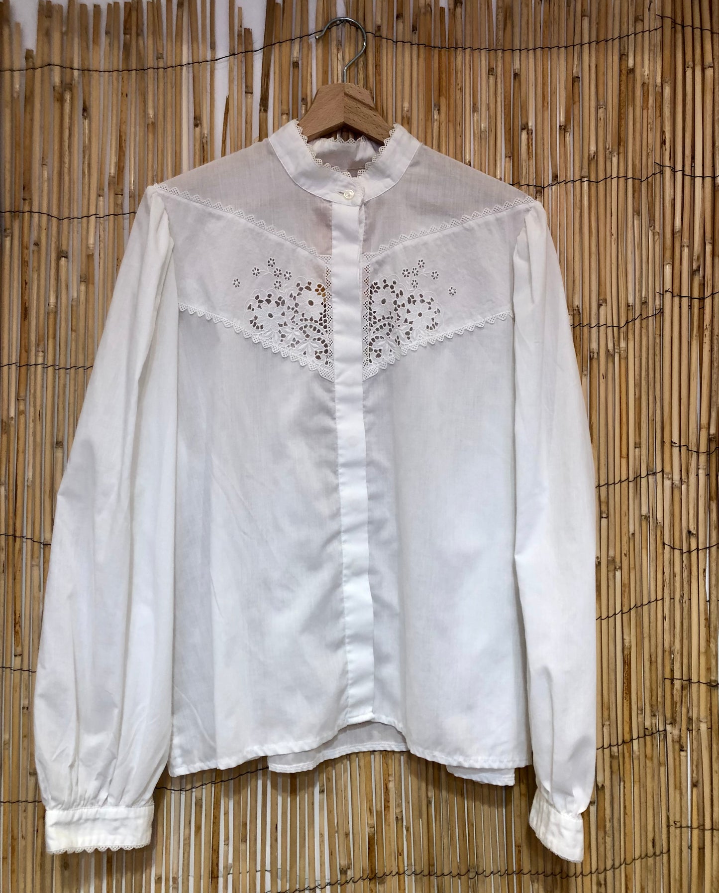 Chemise blanche brodée