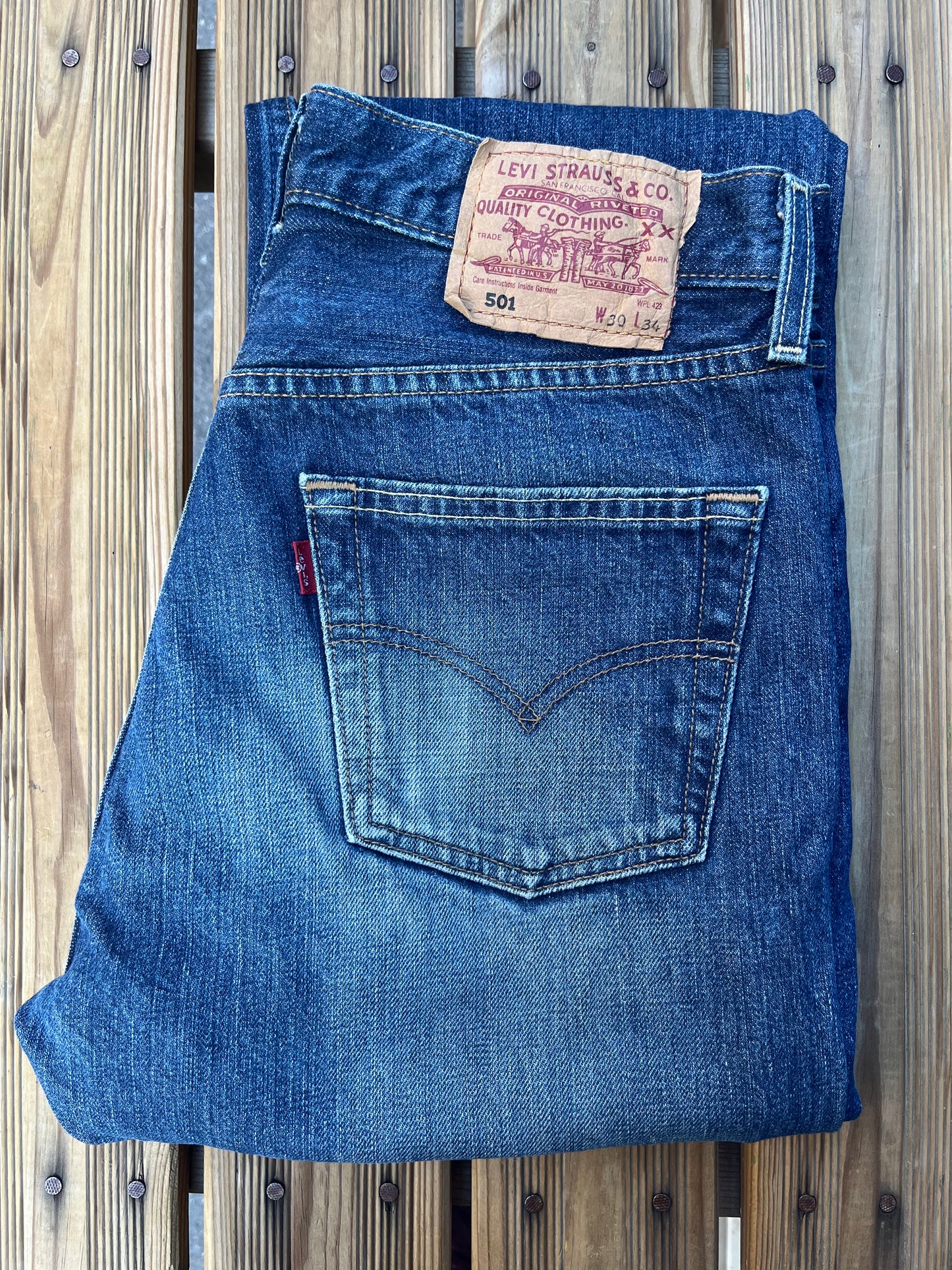 Jeans Levi's 501 W30 L34 numéro DD