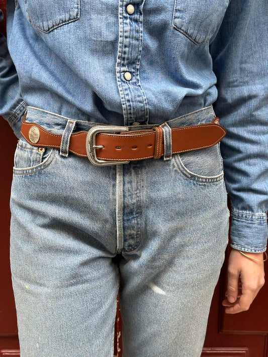 Ceinture en cuir avec empiècement en métal